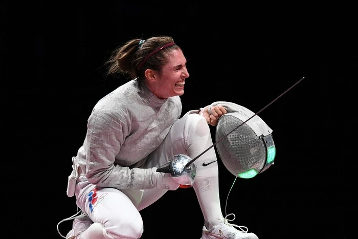 Ганебне рішення. Міжнародна федерація фехтування допустила доньку Позднякова