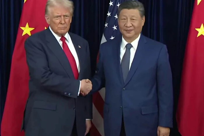 У Південній Кореї розпочалася зустріч Трампа та Сі Цзіньпіна