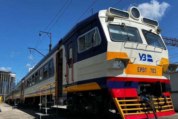 «Укрзалізниця» попередила про затримку потягів через обстріли