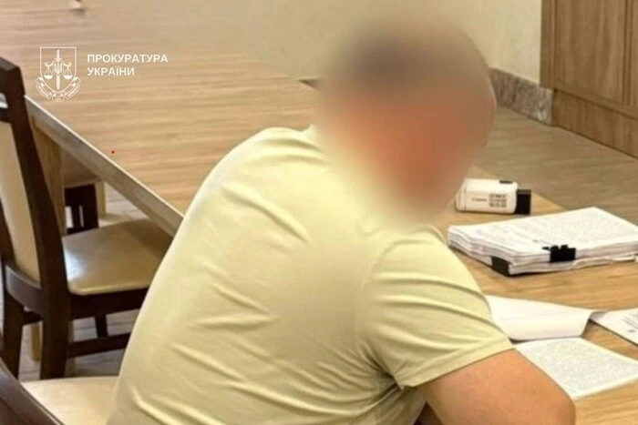 Майже мільйон збитків: митник з Києва обвинувачується у зловживанні 