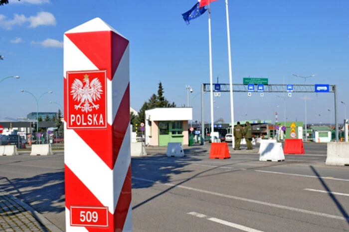 Польща заявила, що українців віком 18-22 роки масово їдуть за кордон. Реакція ДПСУ