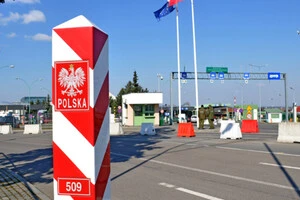 Польща заявила, що українці віком 18-22 роки масово їдуть за кордон. Реакція ДПСУ