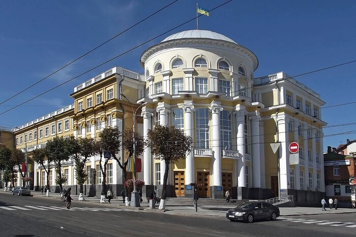 «Ти на руских не дуже гоні». Працівниця Вінницької ОВА отримала вирок за свої слова