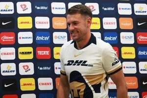 Ремзі відомий своїми виступами за англійський «Арсенал» та італійський «Ювентус»