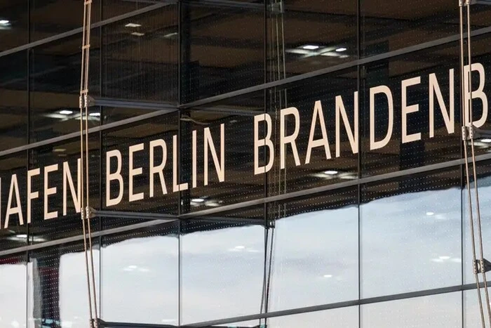 Берлінський аеропорт призупиняв рейси через дрони