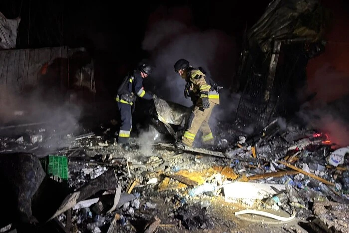 Росіяни атакували магазин на Дніпропетровщині: моторошні кадри