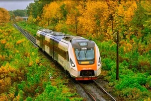 Частина поїздок залізницею в Україні стане безкоштовною – Зеленський