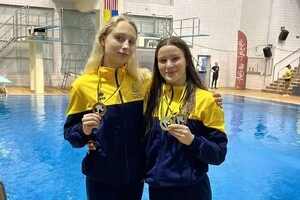 Яна Говтвян та Софія Шинкаренко виграли три золота