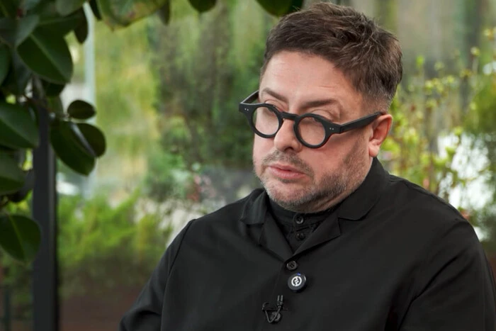 Відомий телеведучий запропонував засипати Росію хлоркою і накрити плівкою