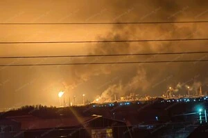 Місцеві мешканці повідомляли про численні вибухи поблизу НПЗ у Кстово