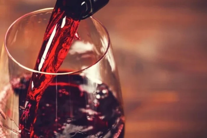 Науковці пояснили, як какао та вино покращують когнітивні функції