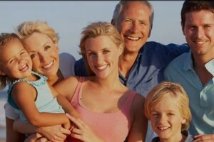 Між поколіннями зростає дистанція, люди дедалі більше страждають від самотності – дослідження