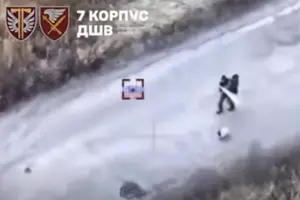 Харківщина: Росіяни вбили дроном людей, які йшли з білим прапором