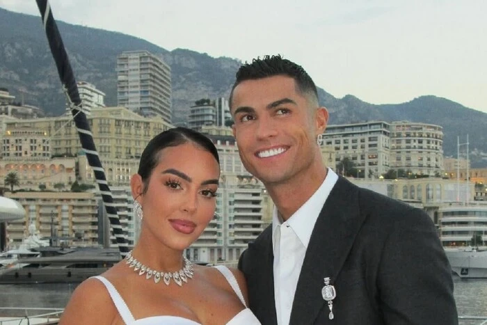 Не ставав на коліно. Роналду вперше розповів, як зробив пропозицію Джорджині