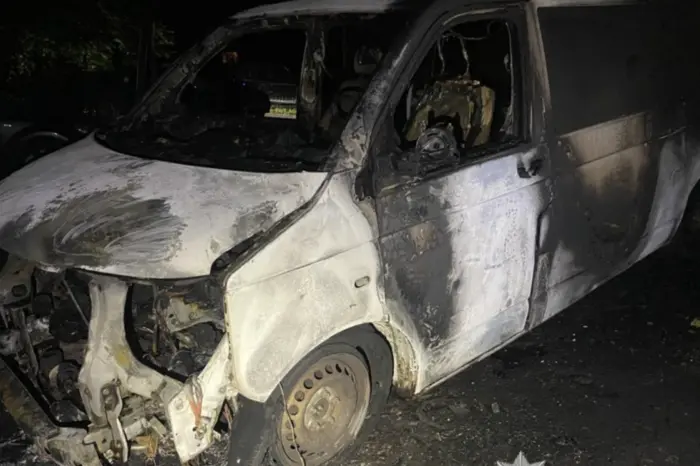 Окупанти вдарили по автобусу на Запоріжжі: поранено рятувальників