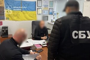 Заступника начальника Київської митниці затримано за підозрою в отриманні хабаря 