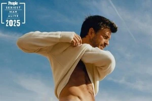 Британський актор Джонатан Бейлі став найсексуальнішим чоловіком у світі (фото)