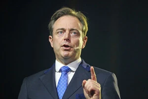 Прем’єр Бельгії скликає екстрене засідання Радбезу через інциденти з дронами