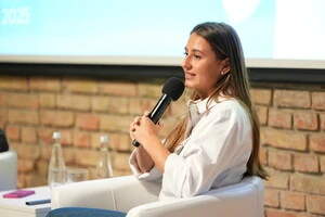 У 2023 році Марта Костюк заснувала фонд для популяризації тенісу в Україні