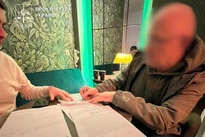 Шахраї видурили у військового ЗСУ 3,2 млн грн на «лазерну зброю»  