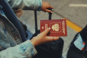 Єврокомісія посилила візові правила для росіян