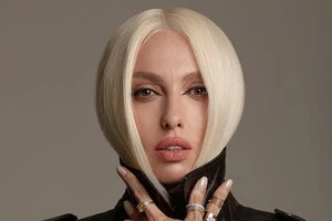 Оля Полякова вразила мережу розкішними формами у новій фотосесії