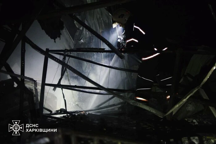 Росіяни знищили відділення «Нової пошти» у Чугуєві, втрачено понад 500 посилок