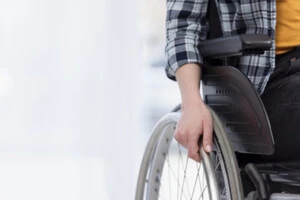 Кабмін дозволив позапланові перевірки будівель на безбар’єрність