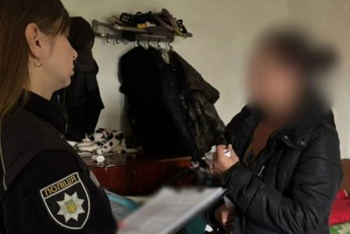 В Одесі бабуся побила тримісячного онука