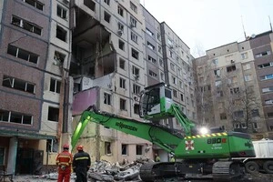 Рятувальні роботи після удару по багатоповерхівці у Дніпрі завершено: деталі 