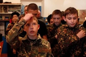 Ідеологізація дитинства у Росії: від музеїв до стройової підготовки для дошкільнят