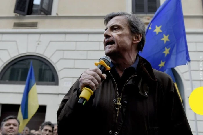 Італійський сенатор зробив татуювання з гербом України