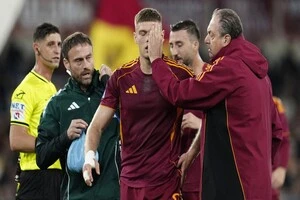 Артем Довбик травмувався у матчі Серії А