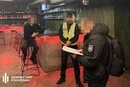 У Києві затримано правоохоронців, які хотіли продати квартиру померлої особи  