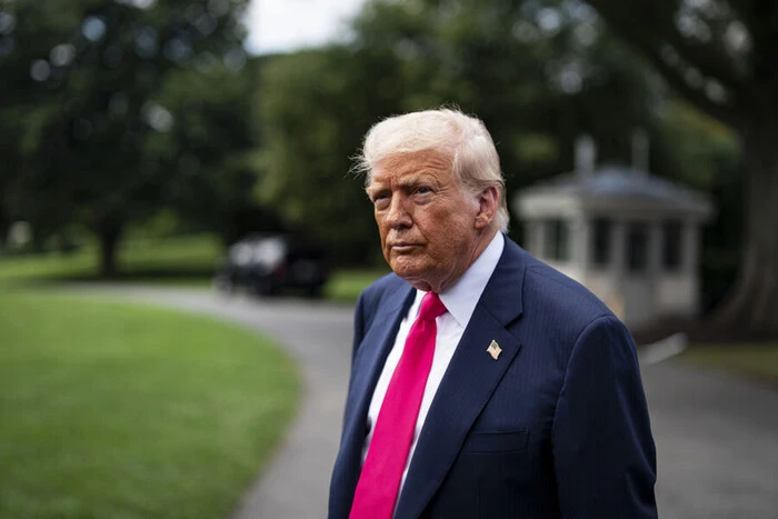 Трамп помилував своїх соратників за спроби зірвати вибори 2020 року