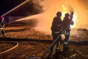 Від ДСНС залучались чотири одиниці техніки та 22 рятувальника