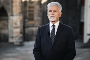 Президент Чехії відреагував на скандал зі зняттям українського прапора в парламенті