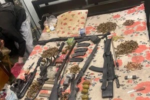 На Фастівщині поліція знайшла склад зброї, приїхавши на виклик про домашнє насильство (фото)