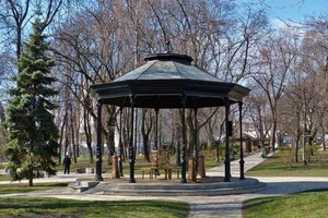 Гидроэколог отметил, что вода из бюветов безопасна, даже если и имеет посторонний запах аммиака, который люди часто путают с сероводородом