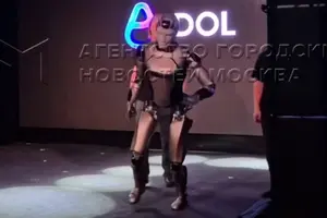 Розробники вважають, що робот зможе працювати на заводі, в логістиці та в сервісі