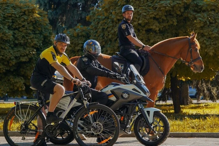 У Києві завершився сезон кавалеристів, мото- та велопатрулів