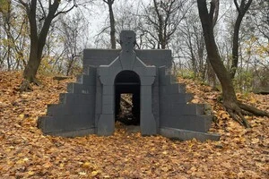 Некрополь Вознесенського Флорівського монастиря – один із найстаріших жіночих монастирських некрополів столиці