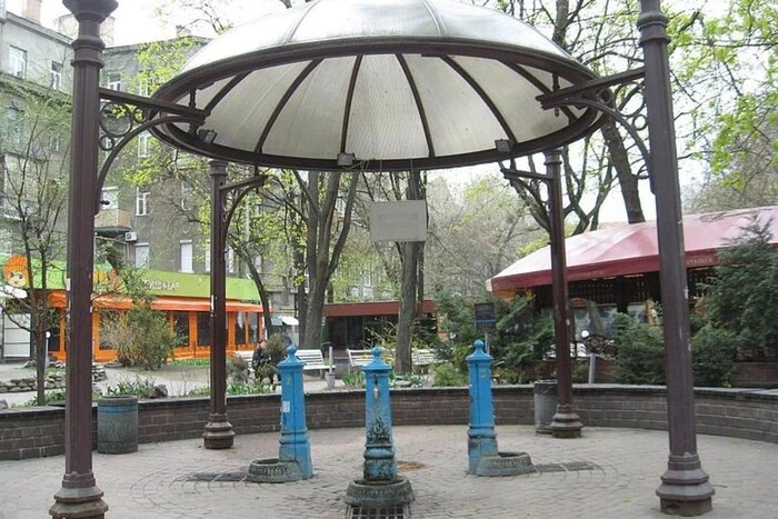 На випадок комунального колапсу. Гідрогеолог оцінив роботу бюветів у столиці