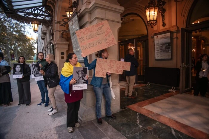 Українці постраждали під час протесту проти виступу російських артистів в Барселоні (фото)