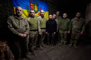 Володимир Зеленський подякував воїнам за службу та відзначив їх державними нагородами