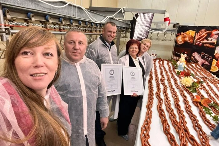 На Черкащині встановлено рекорд України з виготовлення найдовшої м’ясної косички (фото)
