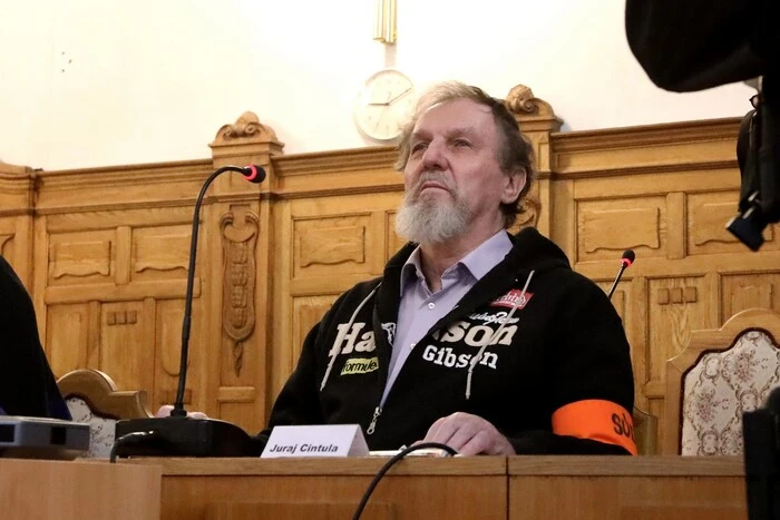 Засуджений за замах на Фіцо словацький письменник оскаржив вирок