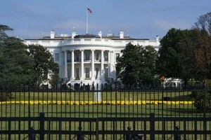 WP: Білий дім розглядає відмову у візах людям з ожирінням, раком та діабетом