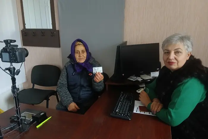 На Вінниччині 73-річна жінка вперше отримала український паспорт