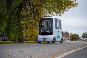 На початковому етапі в салоні буде присутній водій-спостерігач